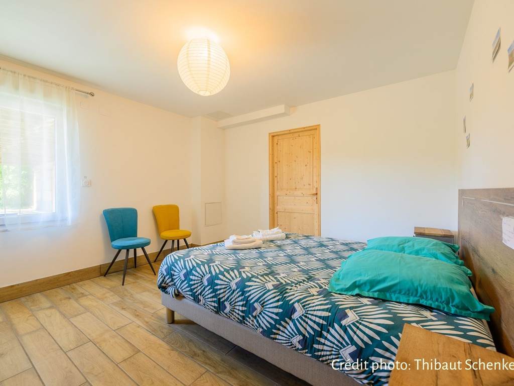 notre chambre avec son lit queen size crédit photo :Thibaut Schenkel
