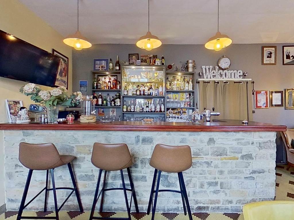 Bar D