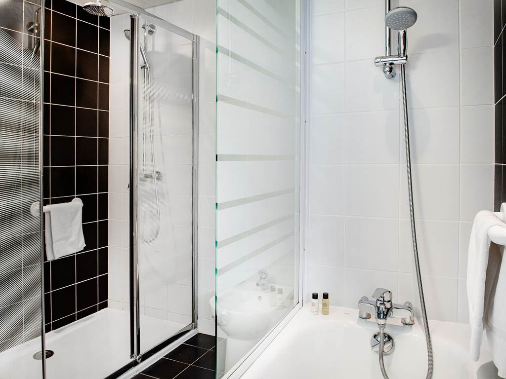 Hotel Panorama salle de bain baignoire-douche - Copie