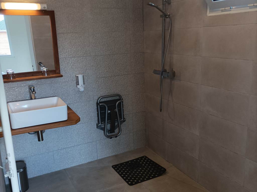 salle de bain PMR
