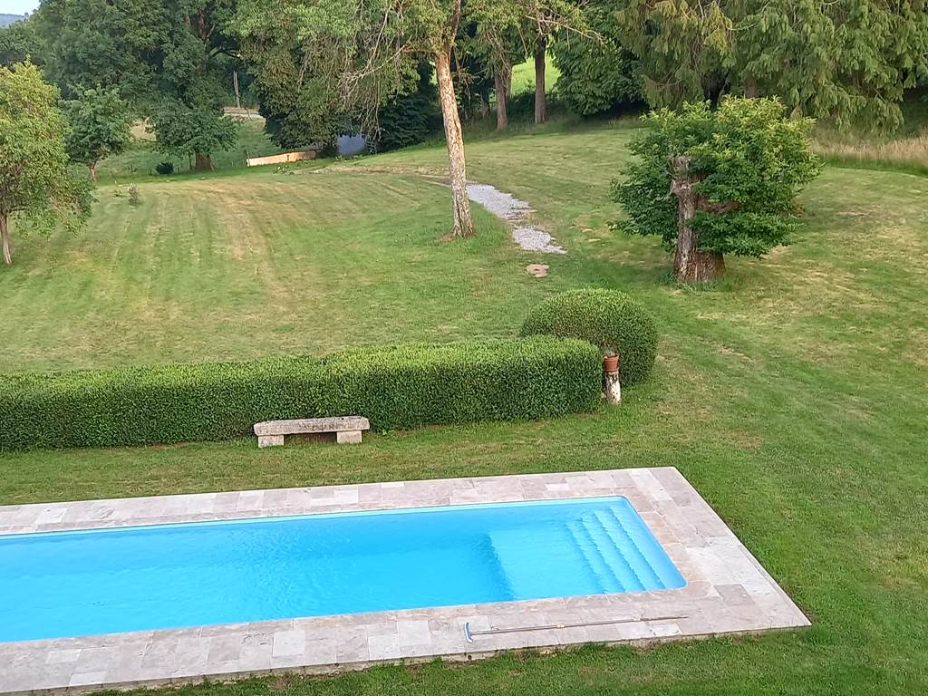 Vue de la chambre de la Tour sur le Jardin, Maison d’hôtes la Babinerie,  Saint Léonard de Noblat, Haute Vienne, Nouvelle Aquitaine,