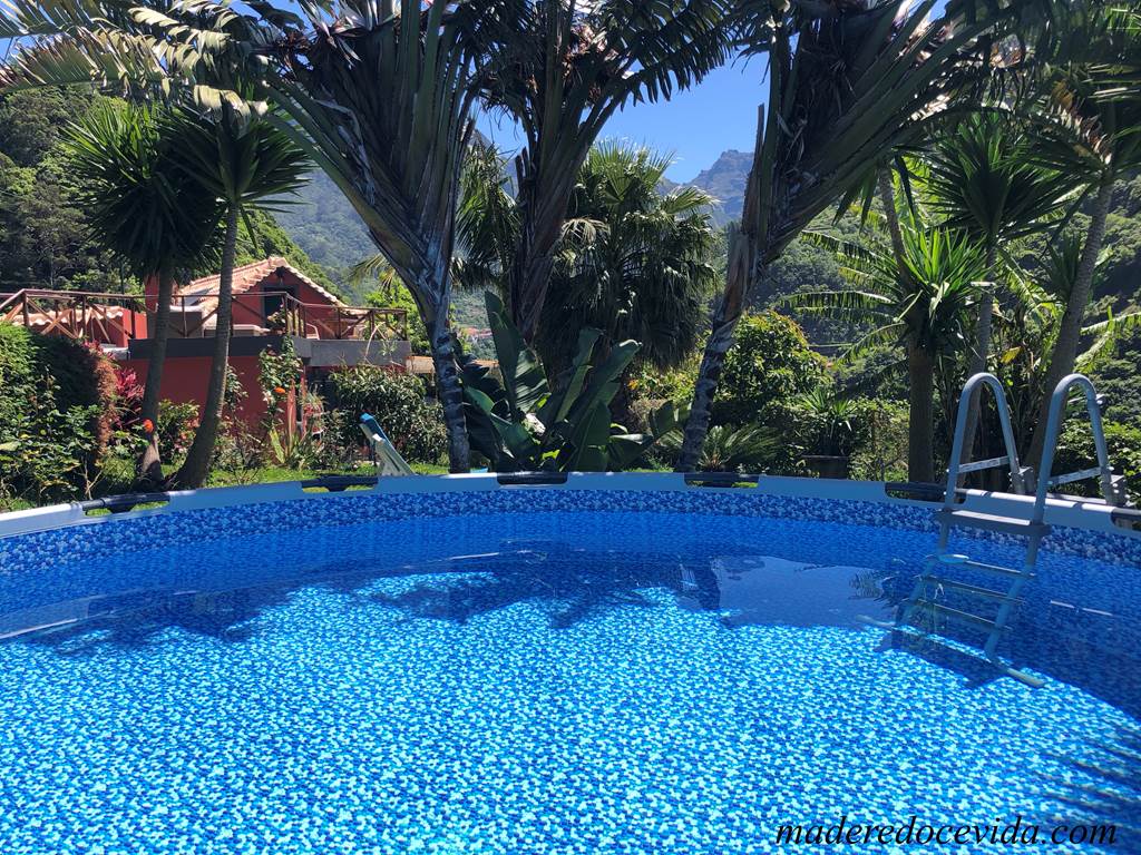 piscine hors sol 17.000 litres / above ground pool 17,000 liters