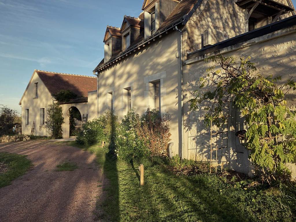 Maison-Chemin-Chambres-d-hotes-Amboise-longue-facade