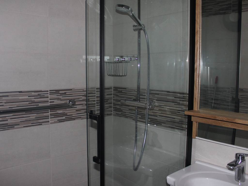 Salle d'eau_le p'tit nid de Thierry et Annie