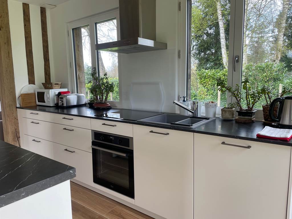 Une cuisine entierement equipee, pensee pour preparer ...