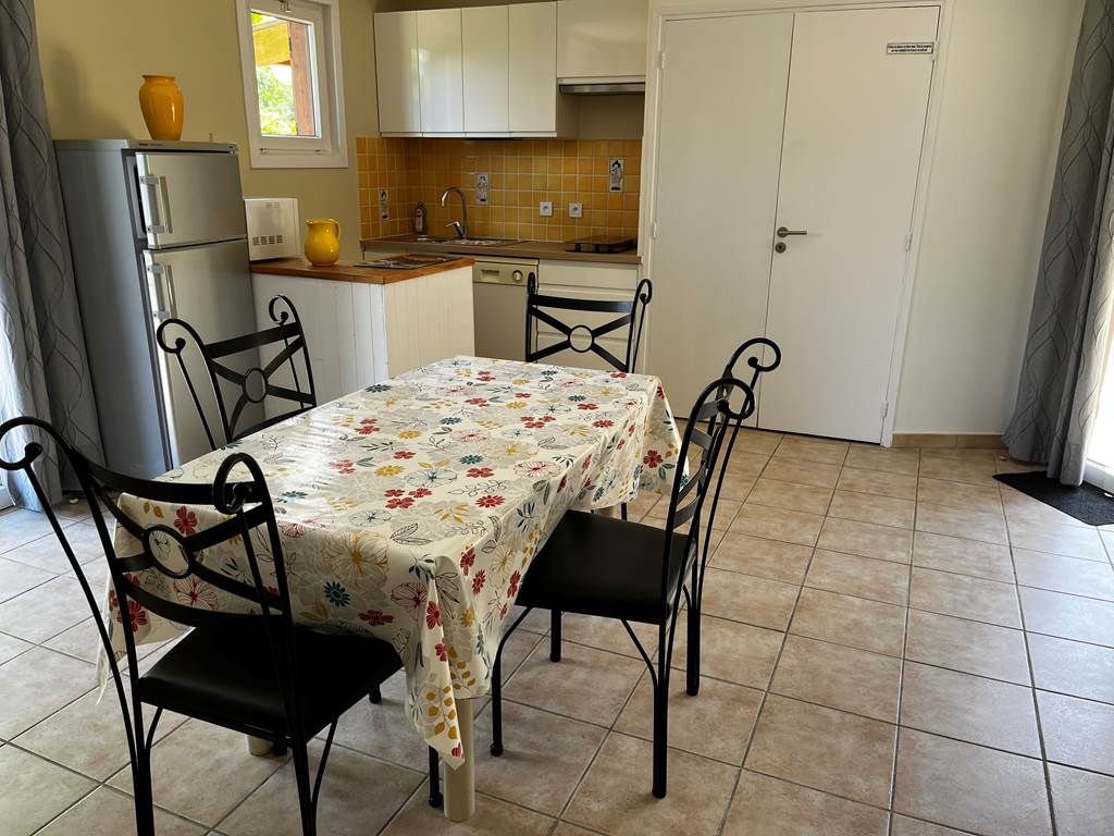 Espace repas, gîte en Dordogne