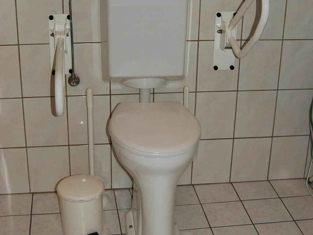 WC adapté PMR (REZ)/WC aangepast voor PBM (begane grond)