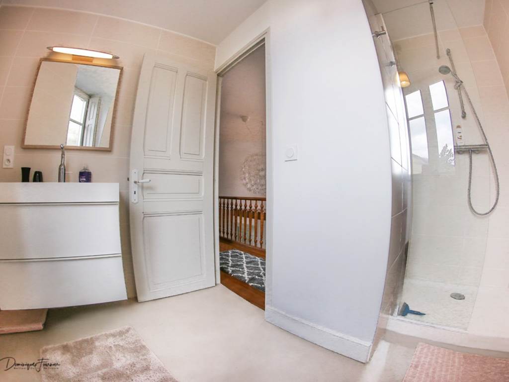 SALLE DE DOUCHE ETAGE 2