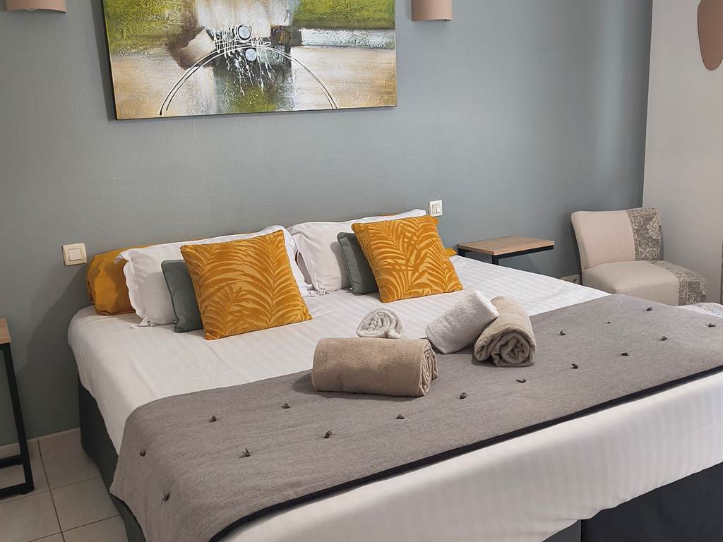 chambre-couple-adults-only-la-fleche