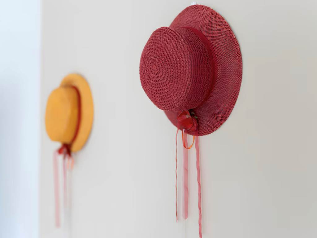 details-deco-chapeau-mur-gite-authentique-olonzac