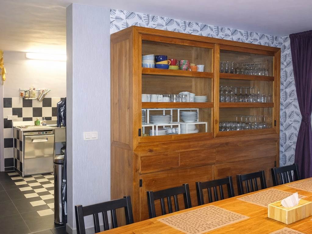 Beaucoup de matériel de cuisine à disposition