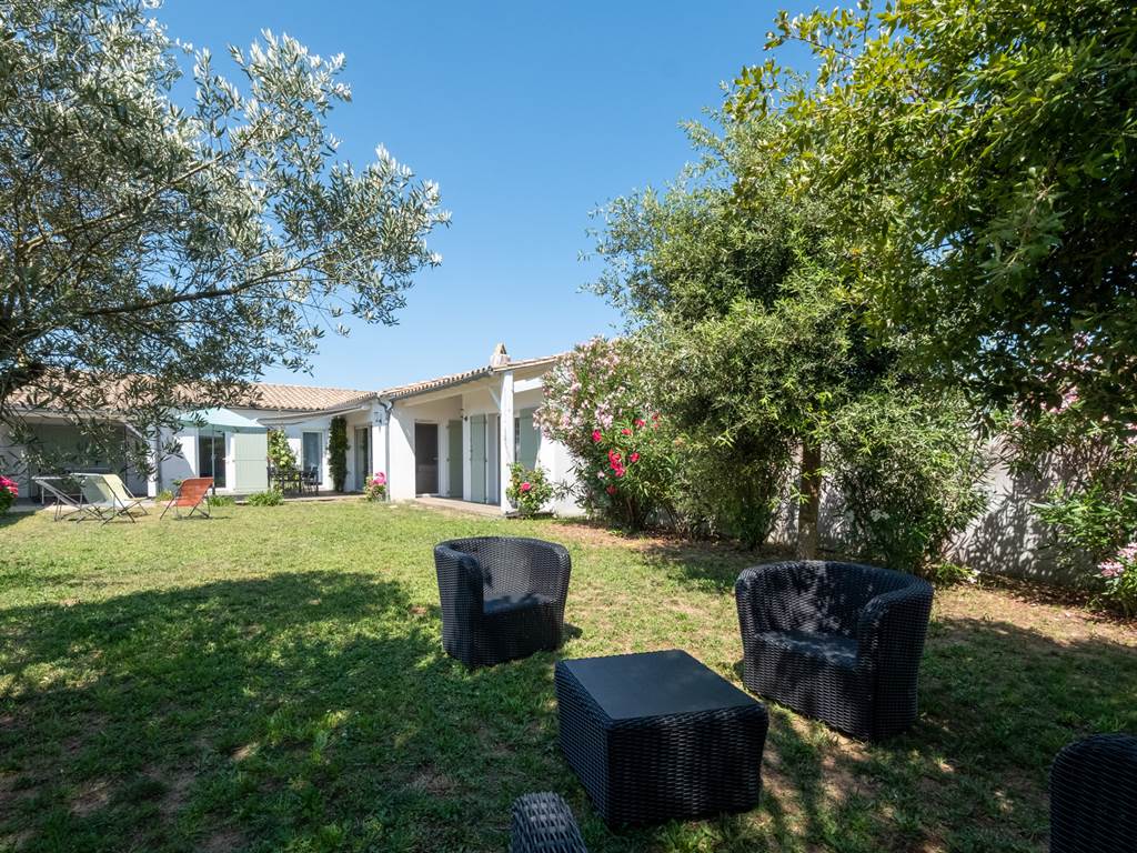 Jardin clos et paysager