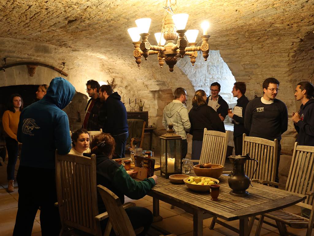 Séjour à thème au Château de Saint-Chamarand : vivez une expérience immersive unique entre jeu de rôle et histoire