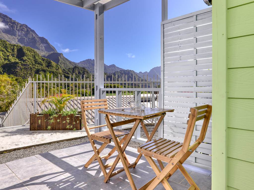 Terrasse avec vue sur le Piton des Neiges Le cocon d'hell Bourg