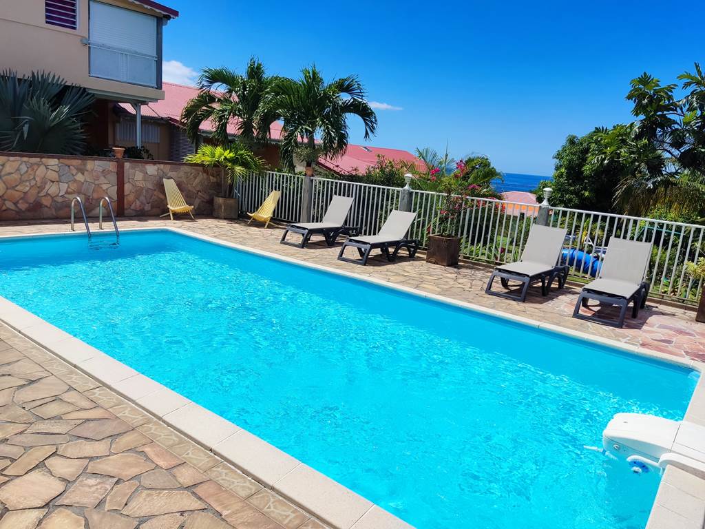"Nous recommandons ce gite qui est agréable et au calme - We recommend this cottage which is nice and quiet. - Recomendamos esta casa de campo que es agradable y tranquilo"