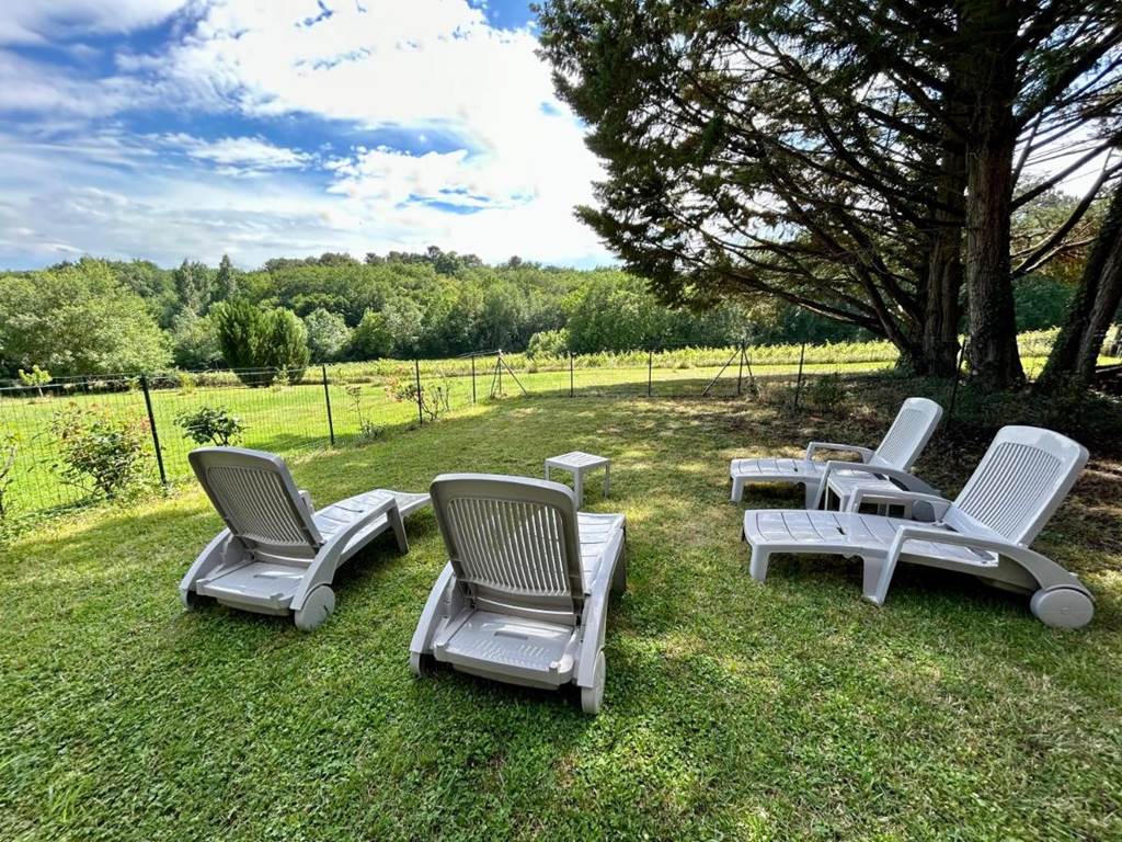 GITE DE LA RASTELLE - Salon de Jardin