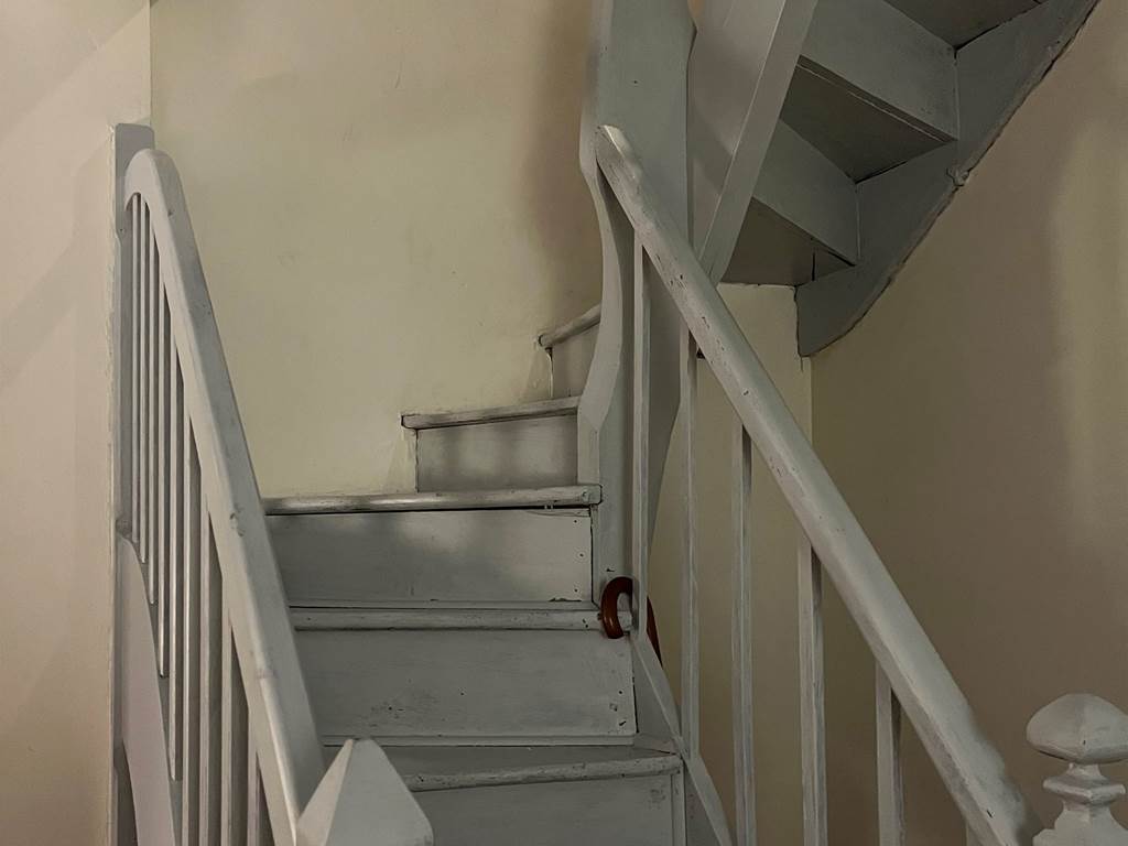 JAZZY-escalier-vue-d'en-bas