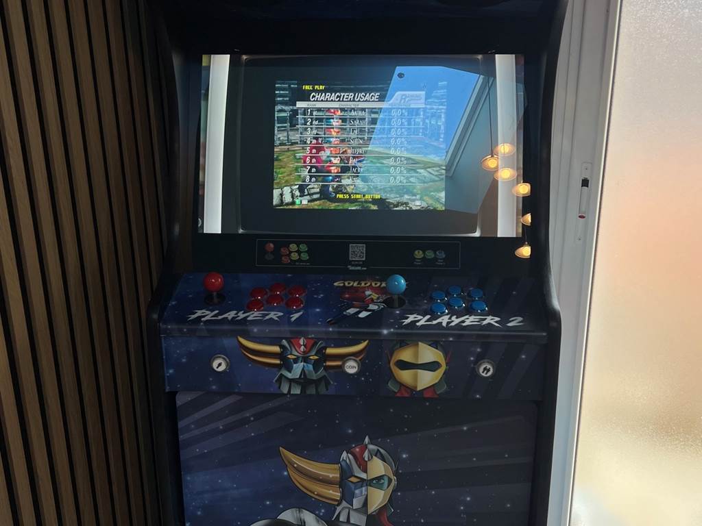 Option salle de jeux (borne d'arcade avec plusieurs jeux)