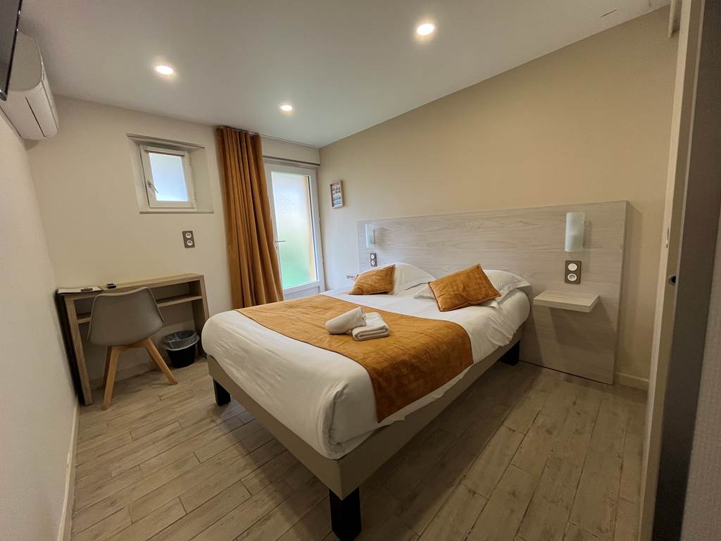 Chambre double hotel le relax périgueux