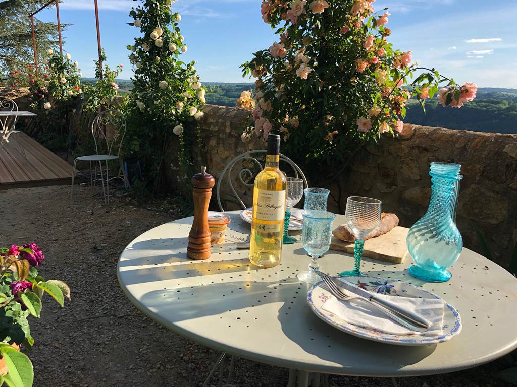 1 Logis à Domme: Picnic dans le jardin
