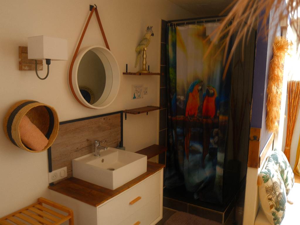 salle de bain tropicale