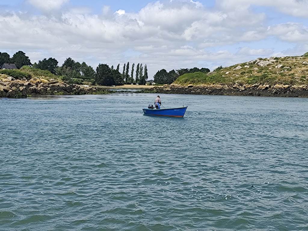 plate-bateau-ria-etel-pecheur-morbihan-privatisation