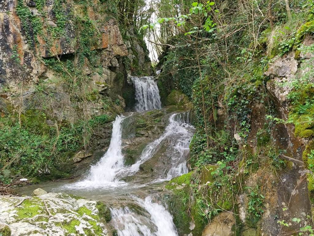 spa-hiver-cascade-st-engrace-gite-ainerak-pays-basque-montagne