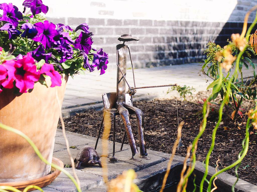Un petit pecheur metal du Relais de Lou