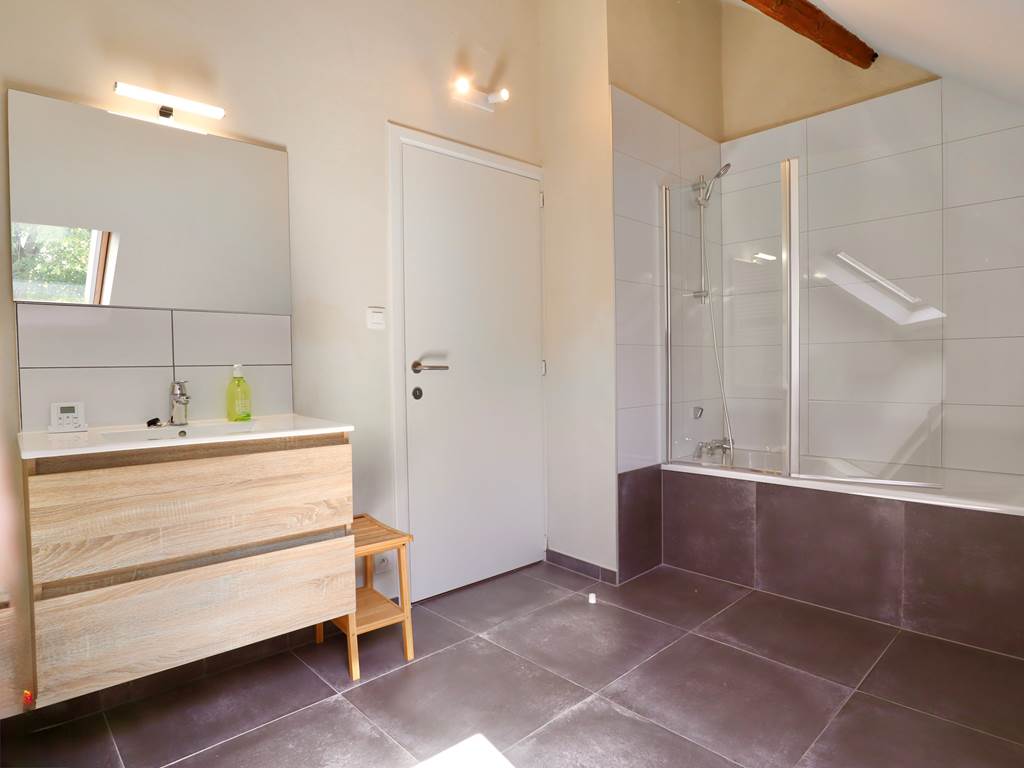 2ème - grande salle de bains