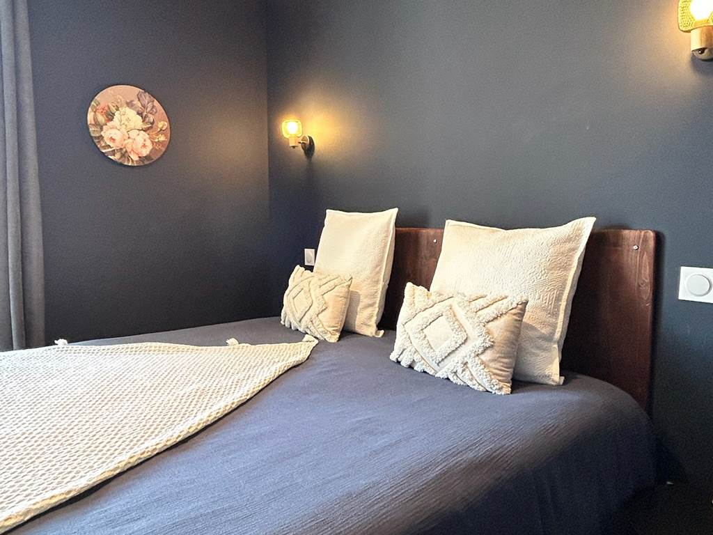 7 cote nuit capestang hotel canal du midi