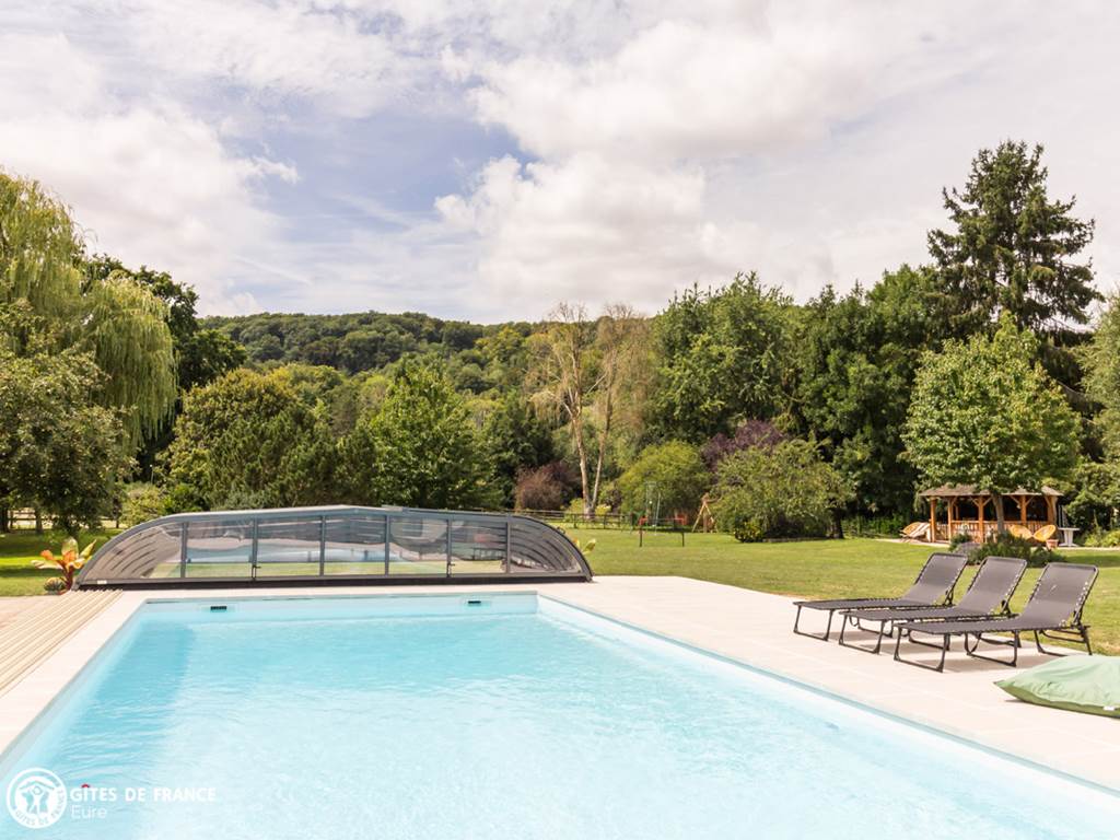 La piscine couverte et chauffée