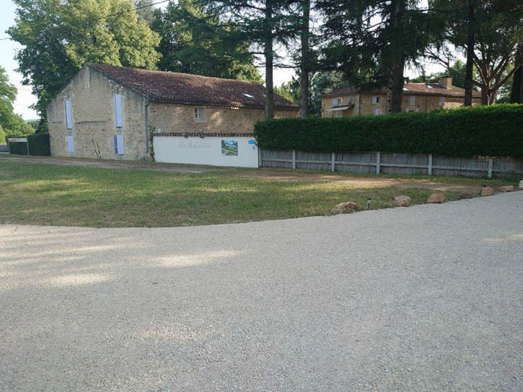Domaine La Buissière "Le Gîte" Entrée voiture