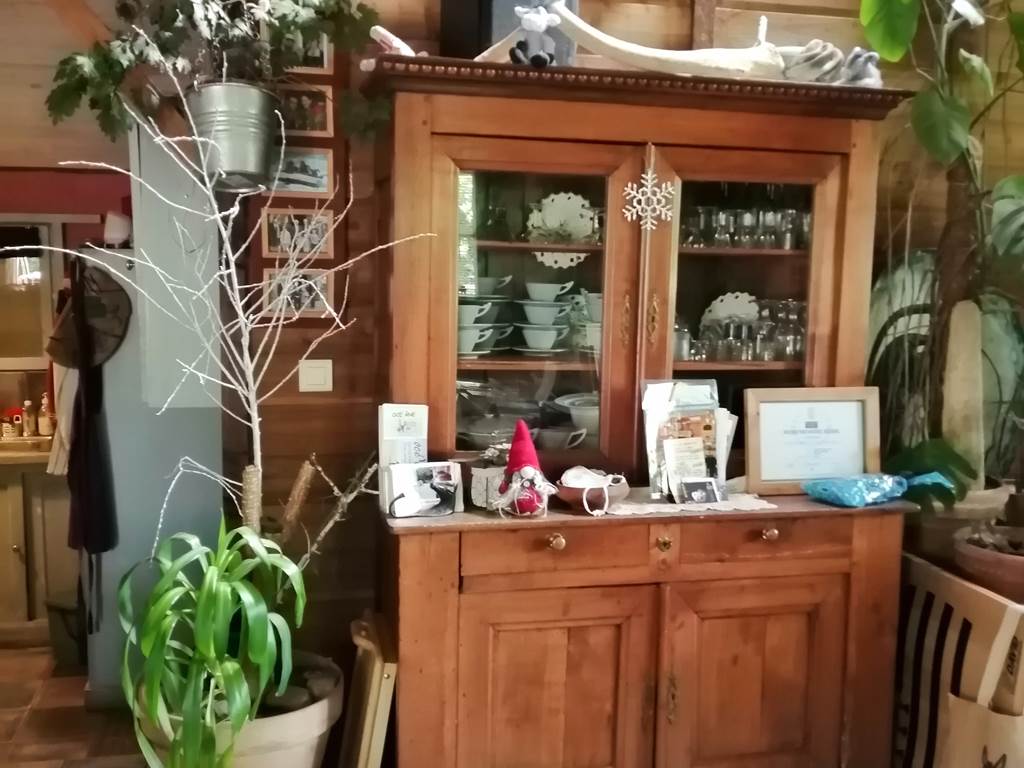 dans notre salle à manger : un buffet