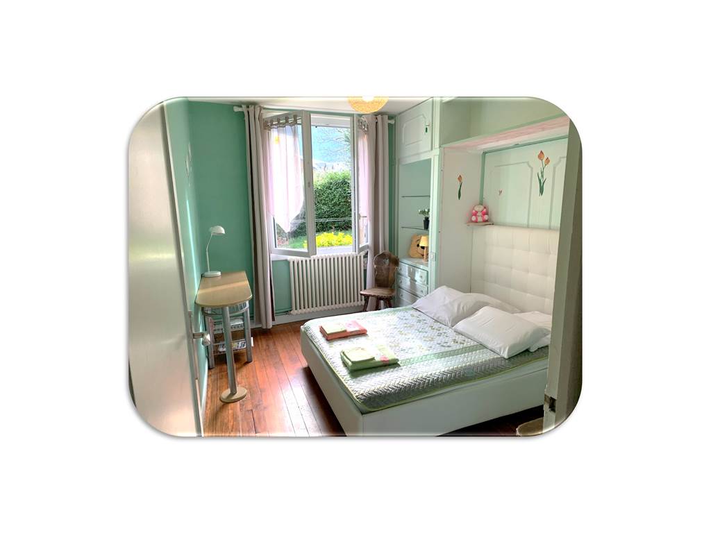 Chambre verte fond blanc