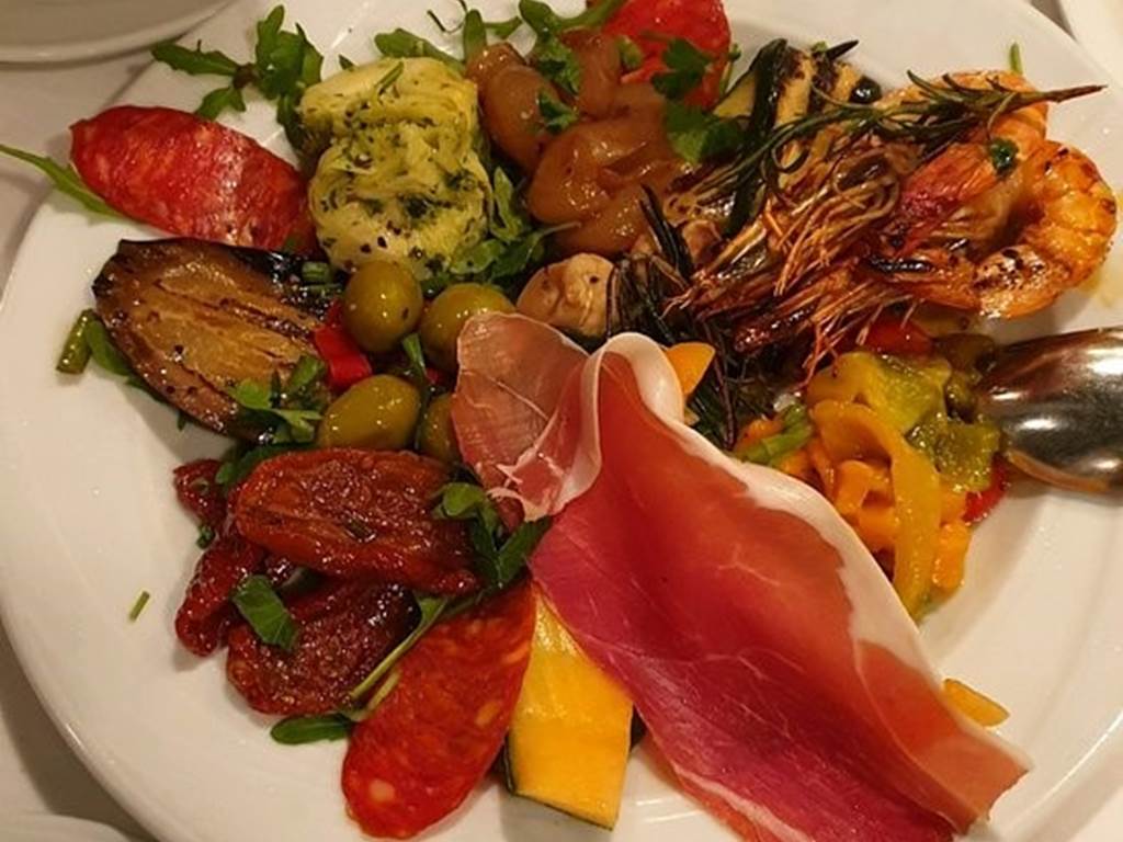 Repas au restaurant L'Angolino
