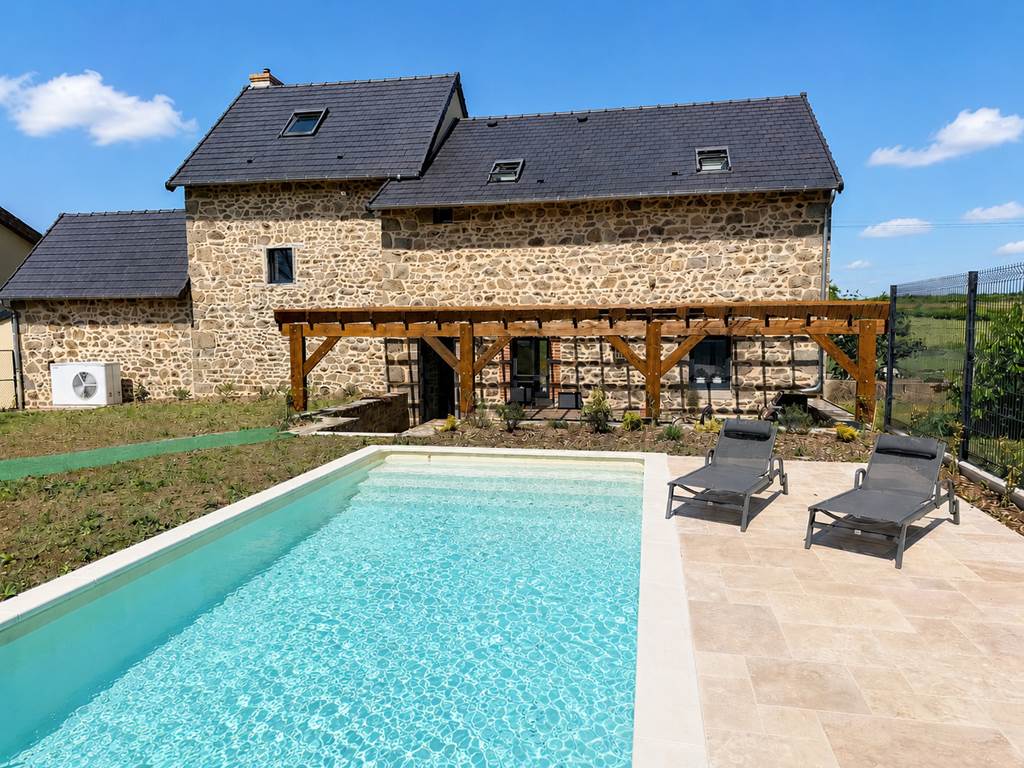 Gîte le Granit des Champs Mainsat Creuse - Piscine