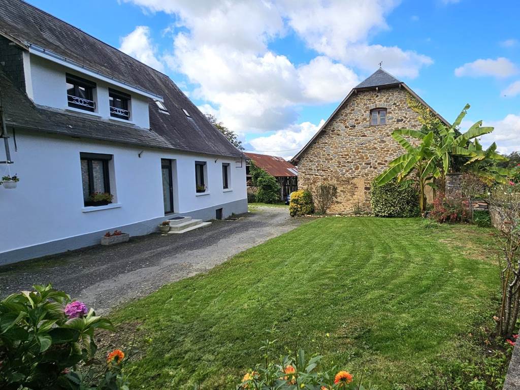 Gîte n°19G3131 "La Maroussie" – SALON LA TOUR