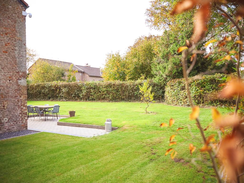 Gi^te Maud Neuprez. EXTERIEUR BOOKING 1600X1200-14