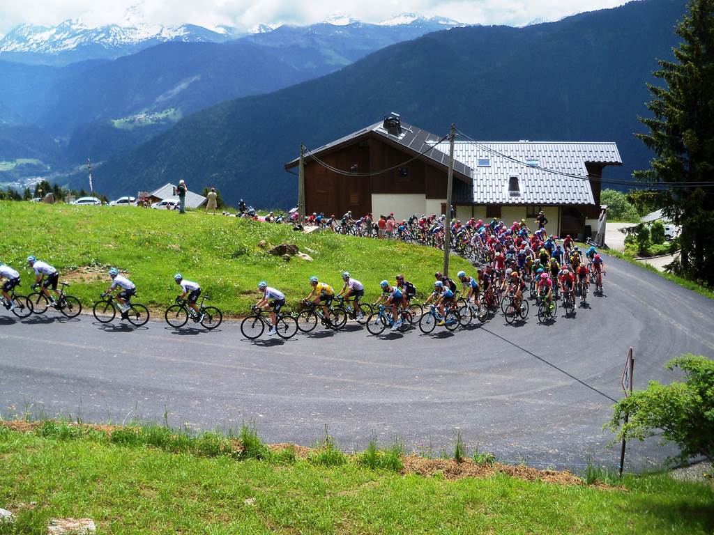 Criterium du Dauphiné devant le chalet