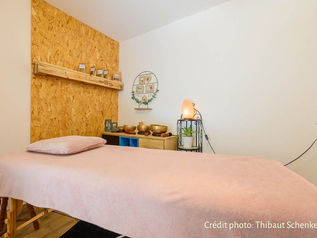 Massages et soins énergétiques en option Crédit photo : Thibaut Schenkel
