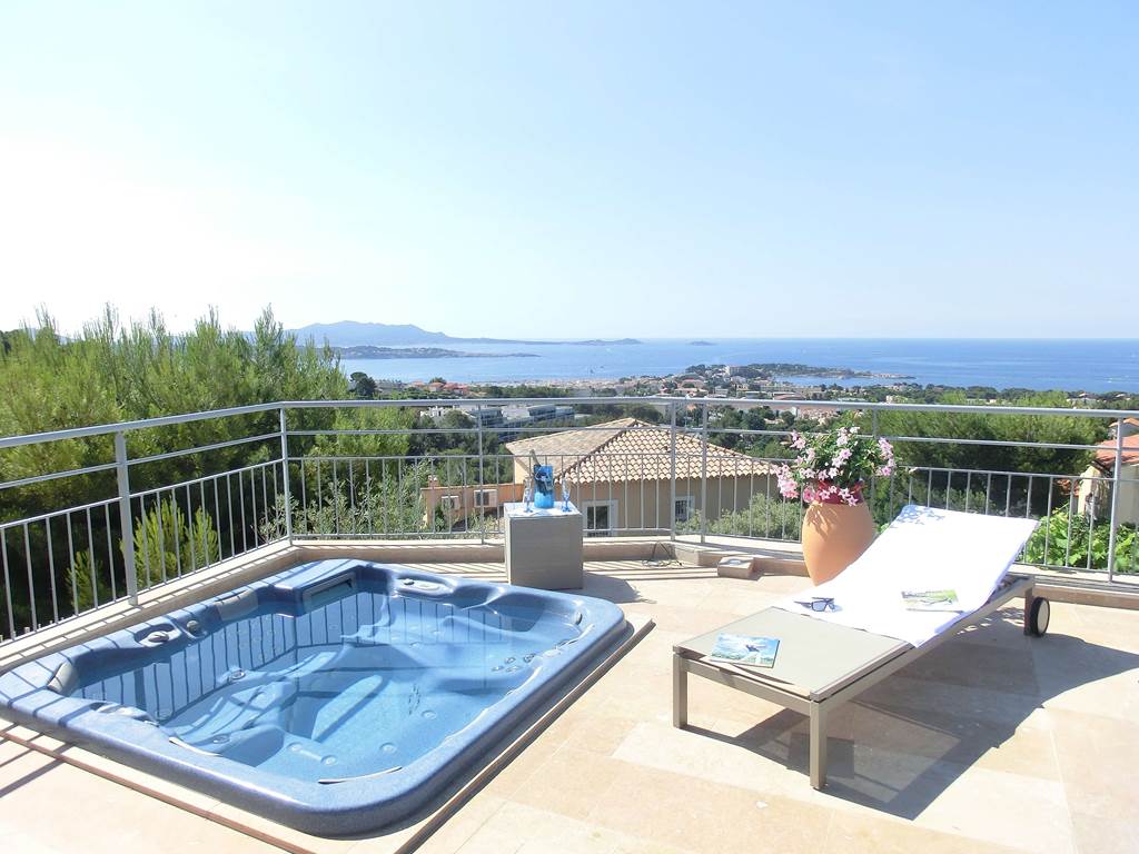 Jacuzzi Villa Azur Golf avec vue mer à Bandol