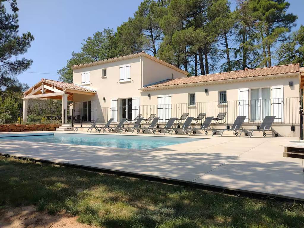 Maison de vacances familiale avec piscine chauffée Provence Occitane