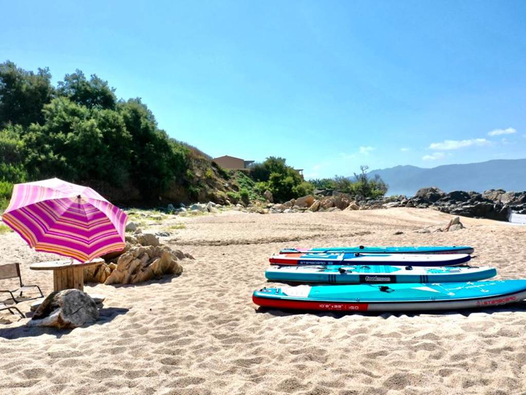 Abbartello kayak Corse paddle plage de sable granuleux