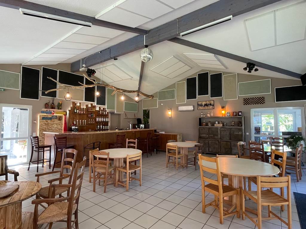 lepetitbois46_Leyme_Snack-bar Le Petit Bois 46_inte´rieur