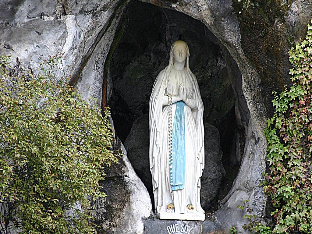 Our_Lady_of_Lourdes__Grotto_of_Lourdes_miraculous
