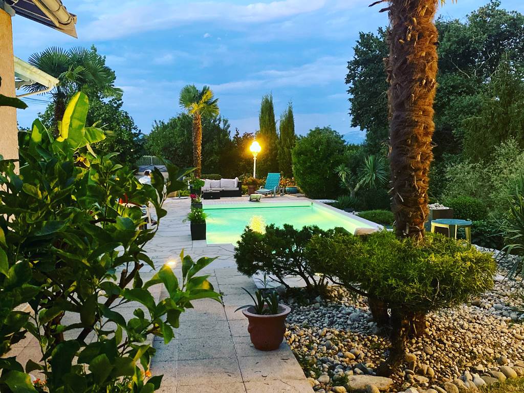 4B46988B-3DDB-4536-A1BD-7ADE7826292C