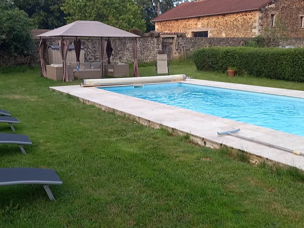 Salon de jardin et piscine, Maison d’hôtes la Babinerie,  Saint Léonard de Noblat, Haute Vienne, Nouvelle Aquitaine,