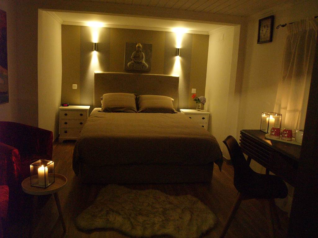 Chambre Bouddha lavabo simple vasque