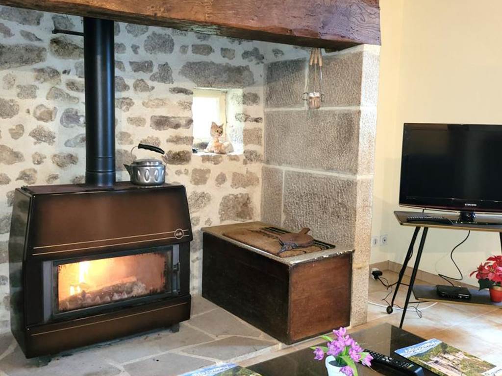 Gîte n°19G4164 "La Cascade du Doustre" – MONTAIGNAC SUR DOUSTRE