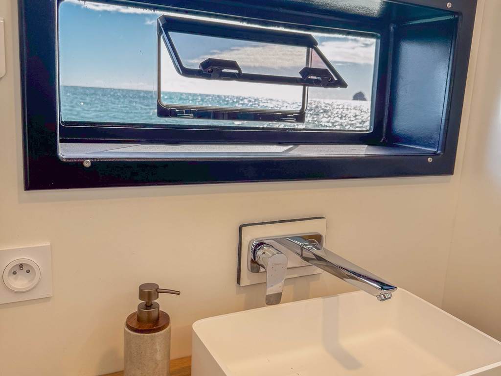 salle-douche-vue-mer-design-lumineuse-trois-ilets-martinique-anse-mitan